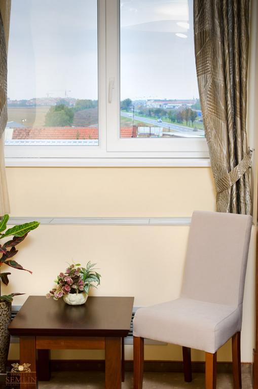 Garni Hotel Semlin B&B Βελιγράδι Δωμάτιο φωτογραφία